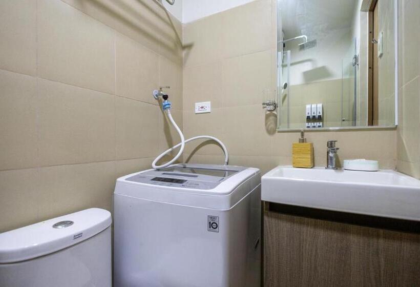 Shore 3 Residences, Mall Of Asia Complex