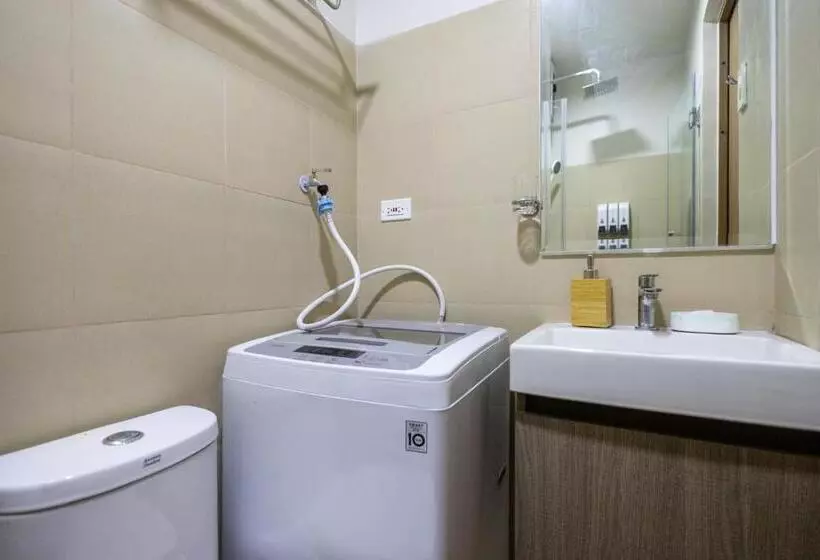 Shore 3 Residences, Mall Of Asia Complex