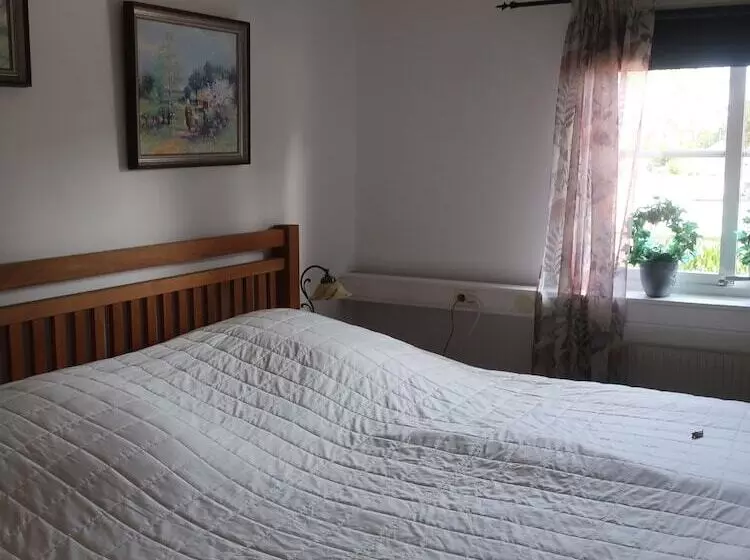 ベッドアンドブレックファースト Hälsokällan