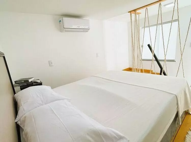 簡易ホテル Pousada Atenas