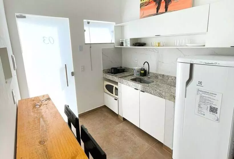 簡易ホテル Pousada Atenas