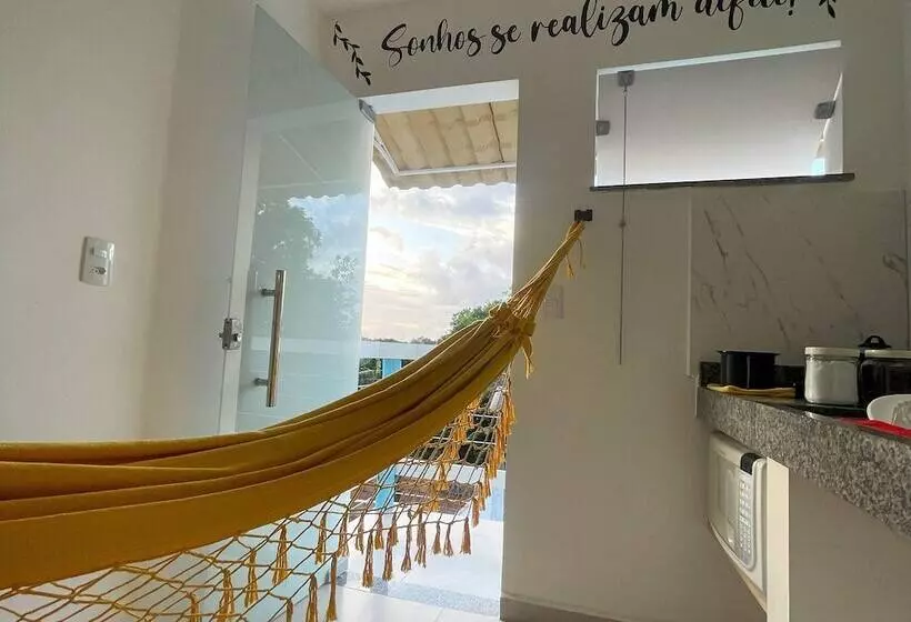 簡易ホテル Pousada Atenas