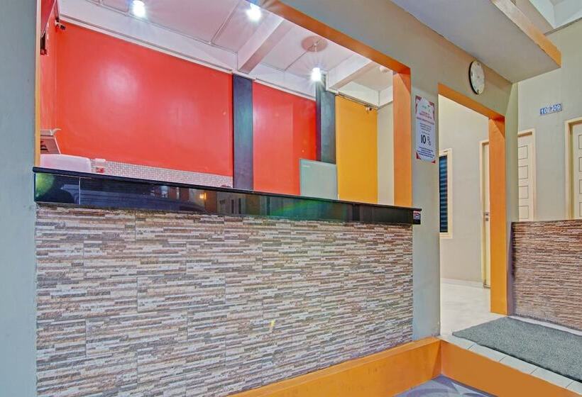 ホテル Ameera Homestay Syariah By Oyo