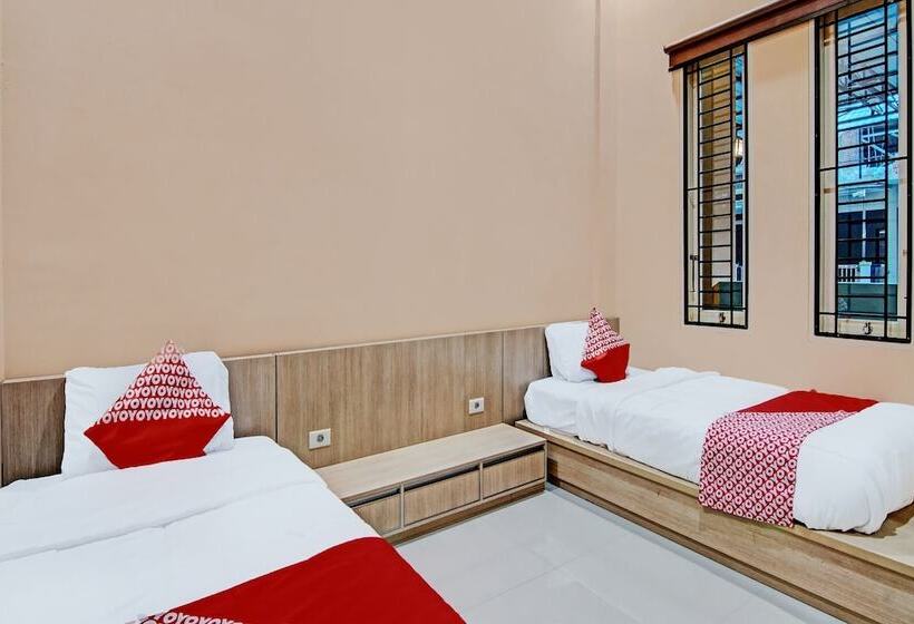 ホテル Ameera Homestay Syariah By Oyo