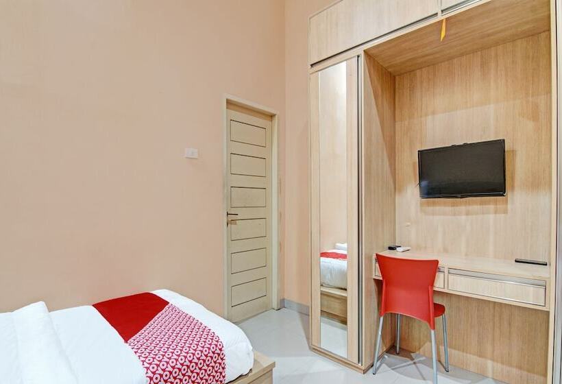 ホテル Ameera Homestay Syariah By Oyo