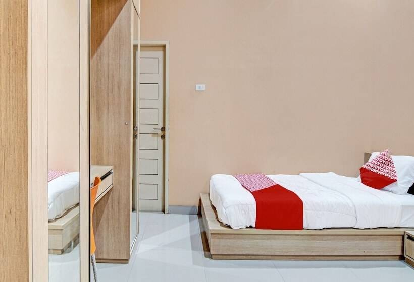 ホテル Ameera Homestay Syariah By Oyo