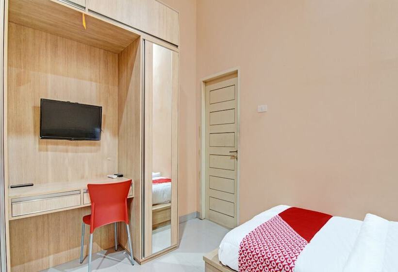 ホテル Ameera Homestay Syariah By Oyo