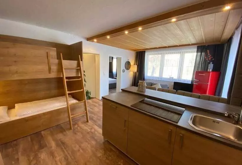 Hotelli Bergquell Tirol