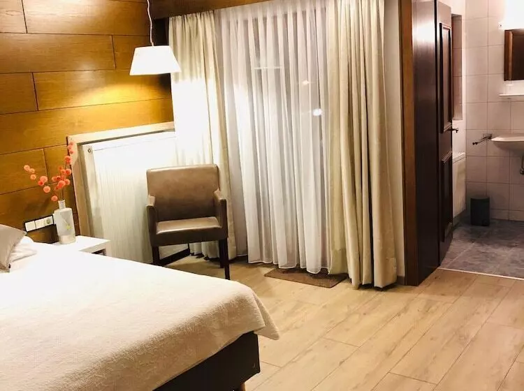 Hotelli Bergquell Tirol