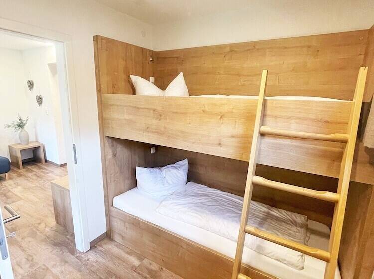 Отель Bergquell Tirol