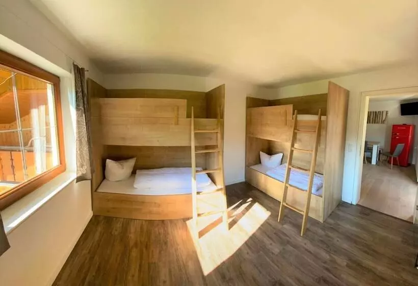 Hotelli Bergquell Tirol