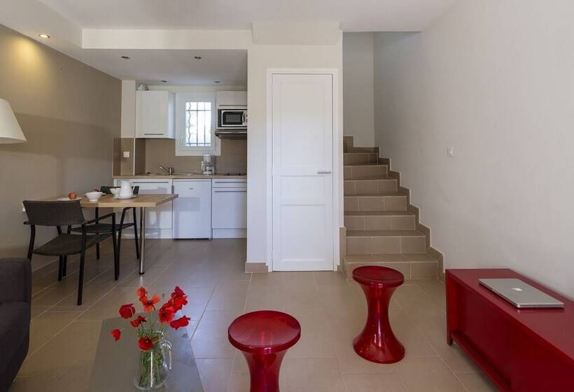 Отель Appartements De L Hélios îles Des Embiez