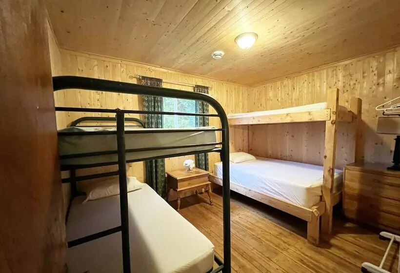 Hotelli Lake Onaping Lodge