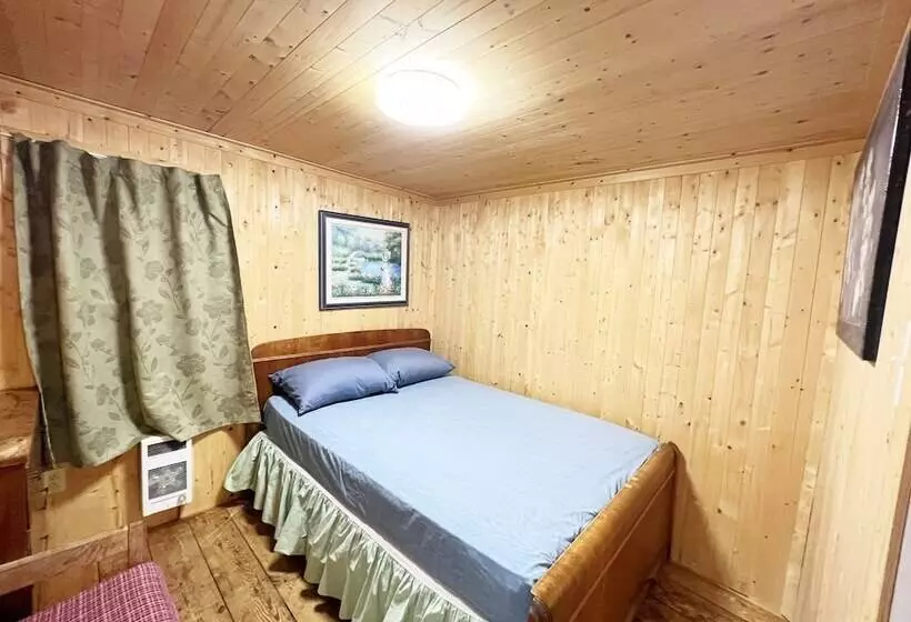 Hotelli Lake Onaping Lodge