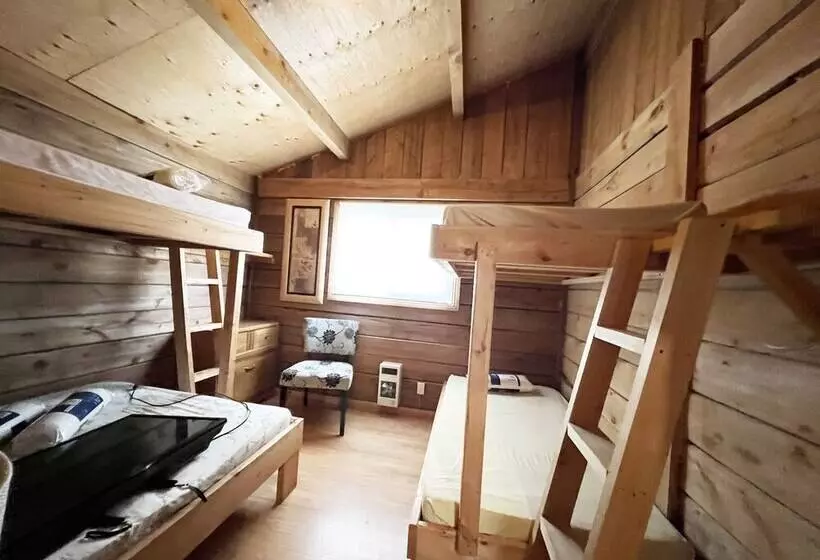 Hotelli Lake Onaping Lodge