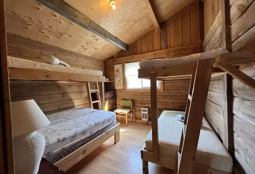 Hotelli Lake Onaping Lodge