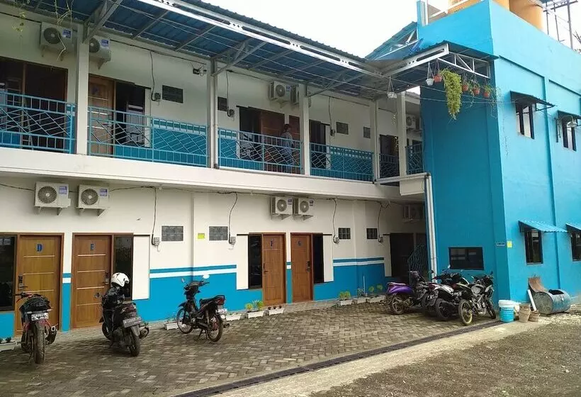 Hotelli Penginapan Banyu Biruku