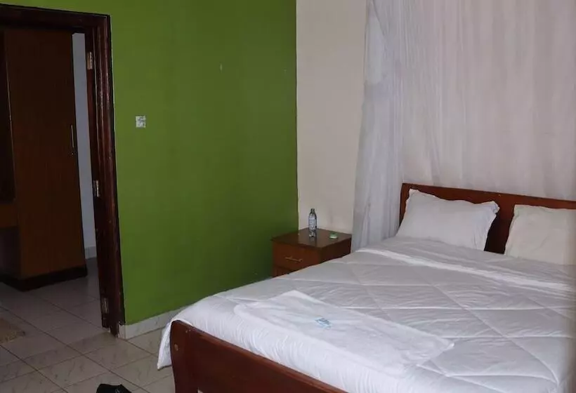 پانسیون Lillies