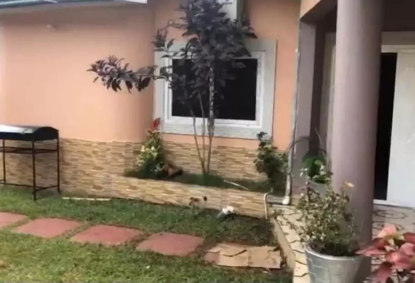 ペンション Nana Adu S Guesthouse