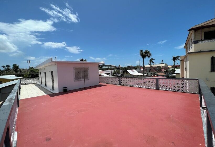 پانسیون The Majestic Guest House