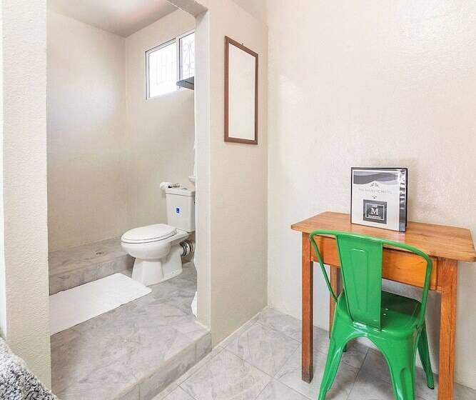 پانسیون The Majestic Guest House