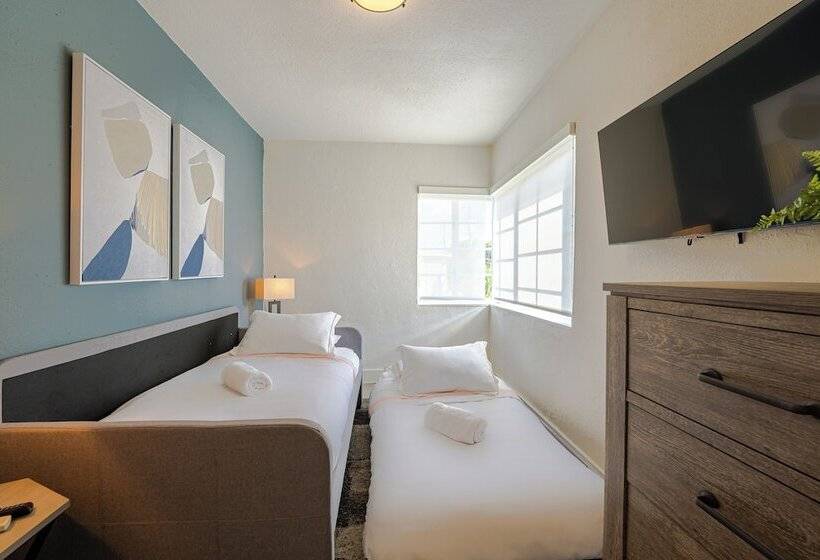 Praia Hotel Boutique Miami Beach