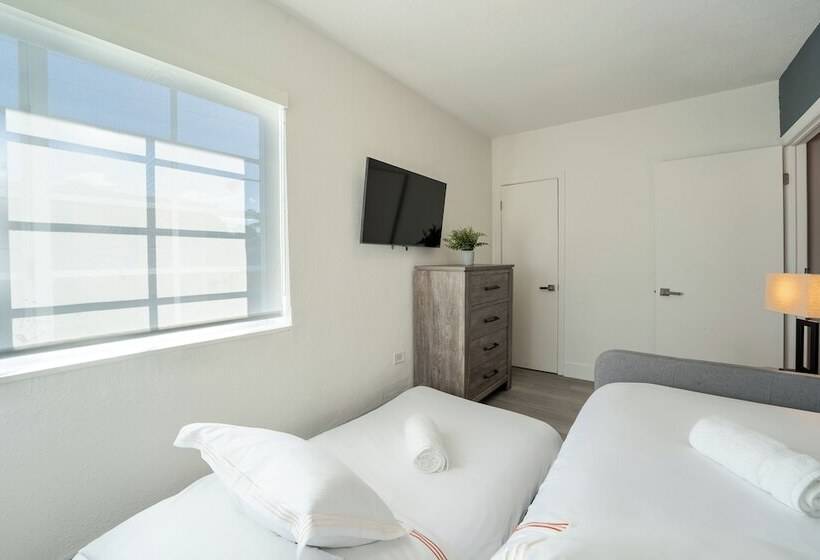 Praia Hotel Boutique Miami Beach