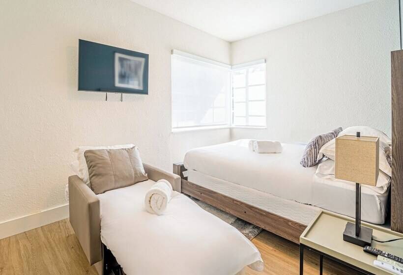 Praia Hotel Boutique Miami Beach