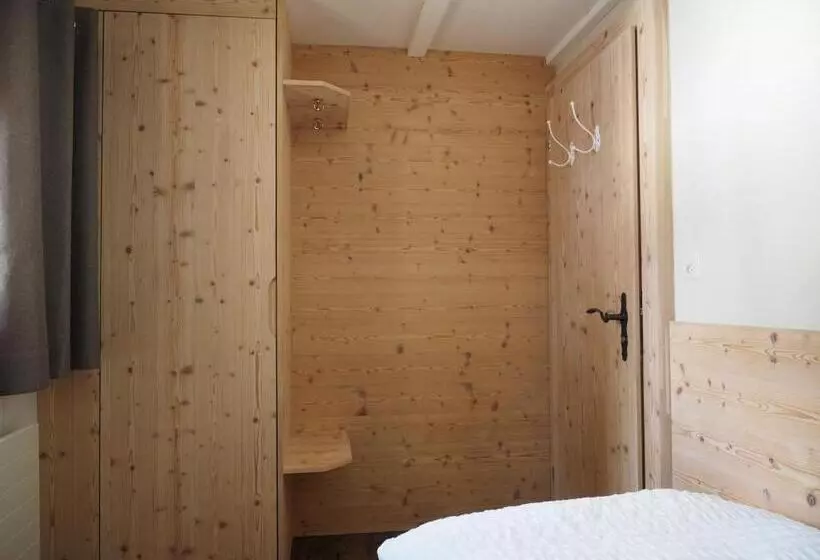 Retkeilymaja Tgantieni Sot   Haus Mit Herz