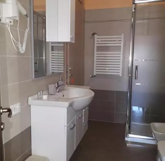 ベッドアンドブレックファースト Le 3 Camelie Malpensa