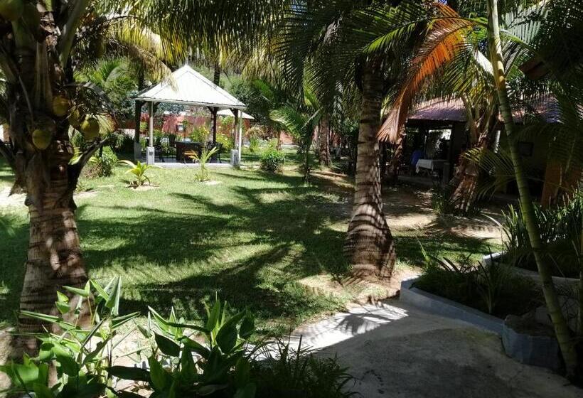 تختخواب و صبحانه Les Varangues Rodrigues