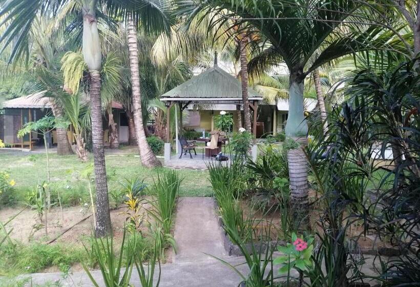 تختخواب و صبحانه Les Varangues Rodrigues