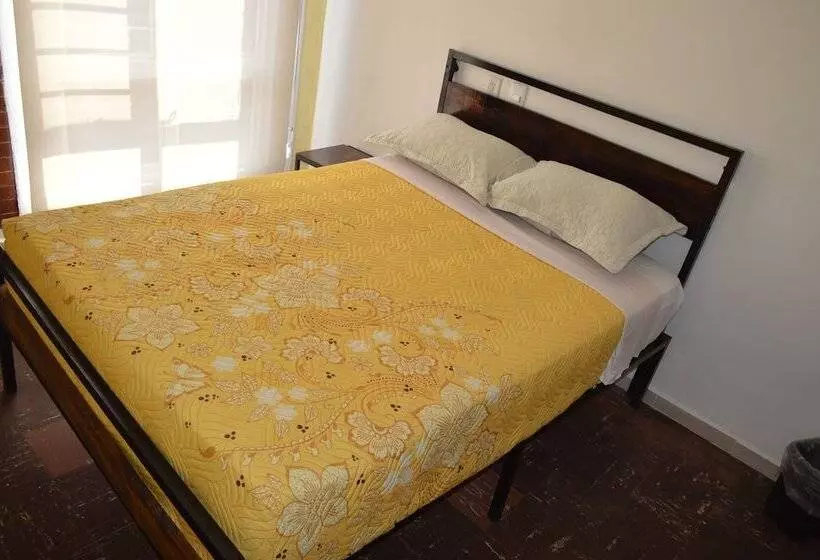 De Los Reyes Hostal