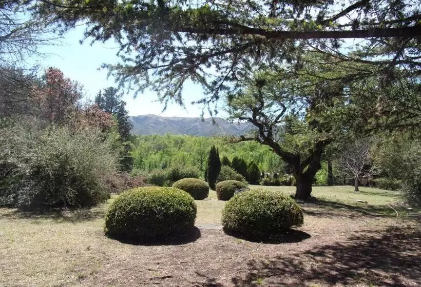 Hosteria Y Cabañas Los Mimbres