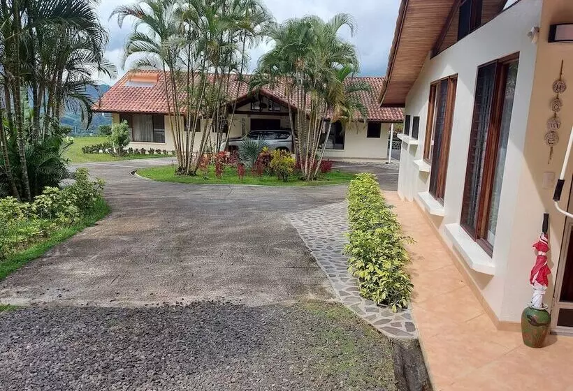 هتل Bungalows Sanlaz