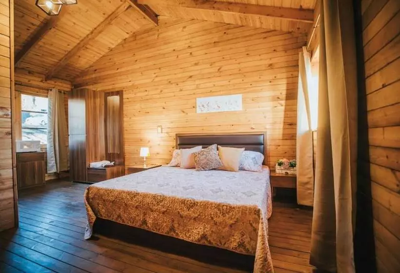 Hotelli Cabañas & Mirador Secret Garden Costa R