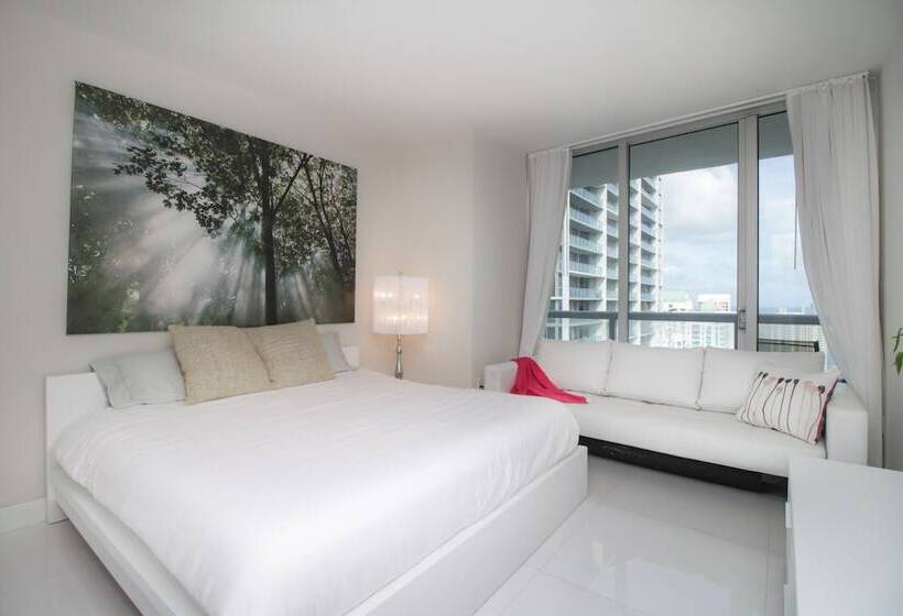 Отель Icon Brickell W Residences