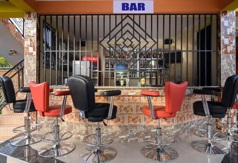 Hotelli Mazubu Grand