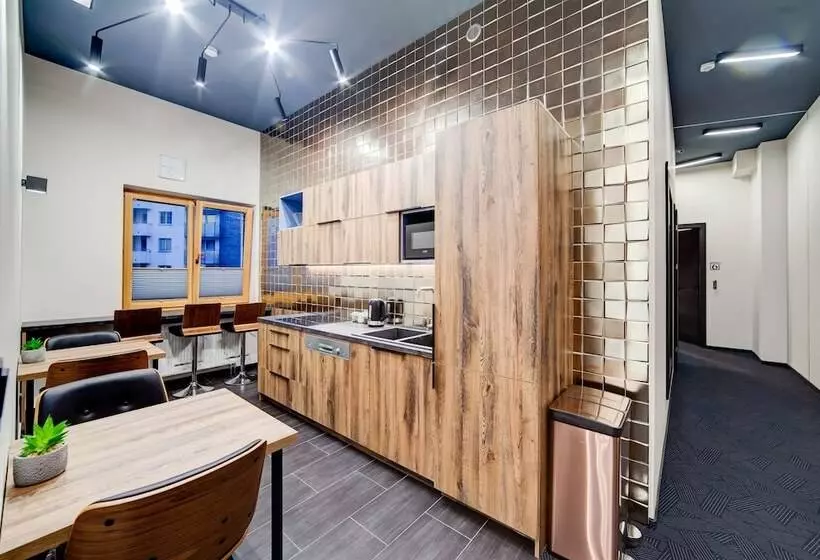 هتل Rint32