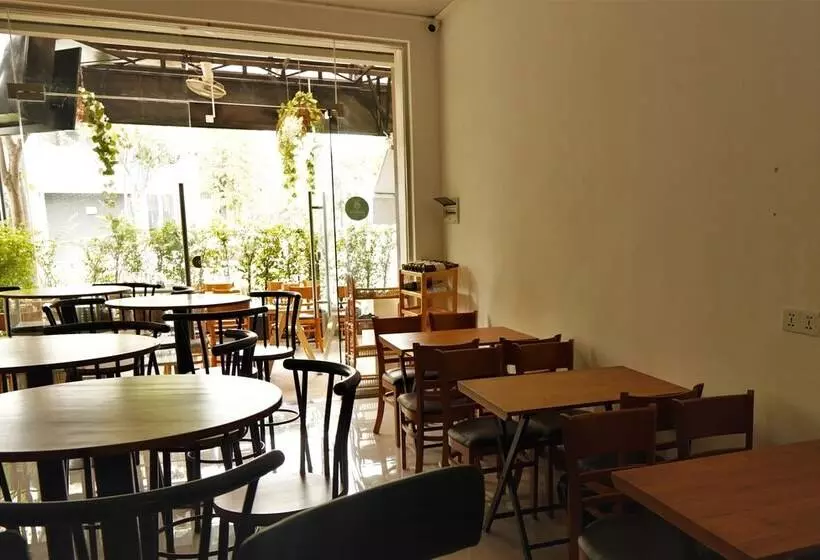 ホテル Secret Head Quarters Phnom Penh
