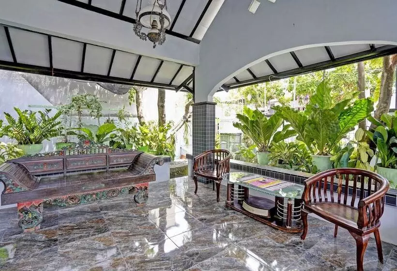 Hotelli Spot On 91868 Nusa Indah Guest House Syariah