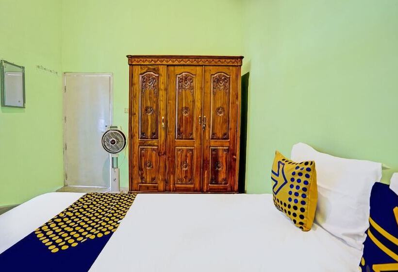 호텔 Spot On 91868 Nusa Indah Guest House Syariah