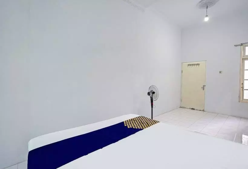 Hotelli Spot On 91868 Nusa Indah Guest House Syariah