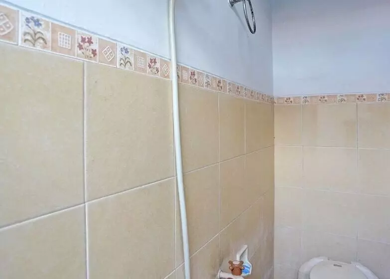 Hotelli Spot On 91868 Nusa Indah Guest House Syariah