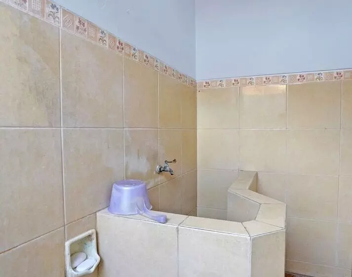 Hotelli Spot On 91868 Nusa Indah Guest House Syariah