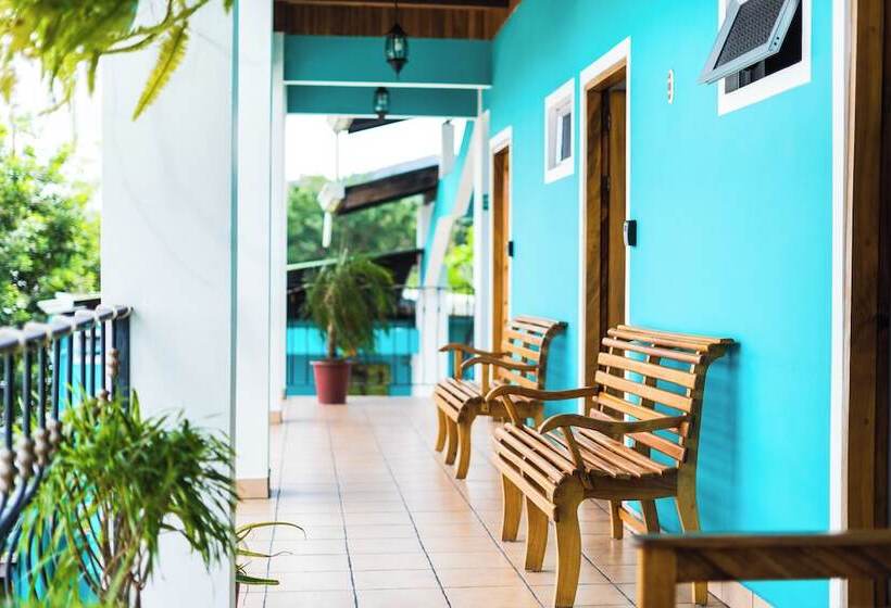 هتل The Blue Suites & Spa