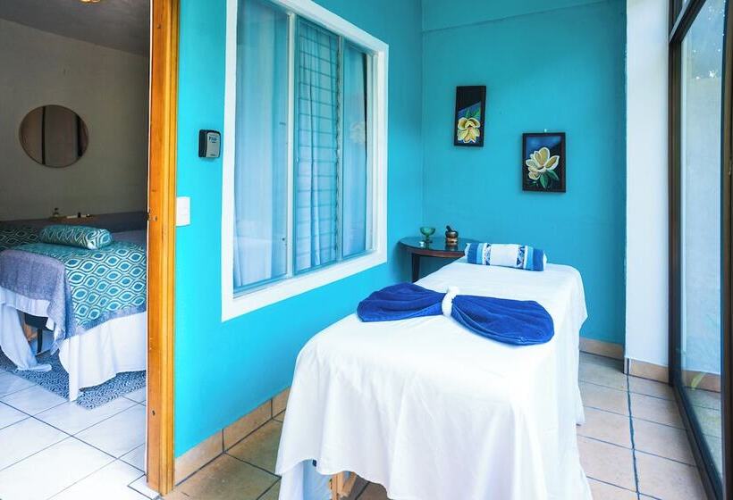 هتل The Blue Suites & Spa