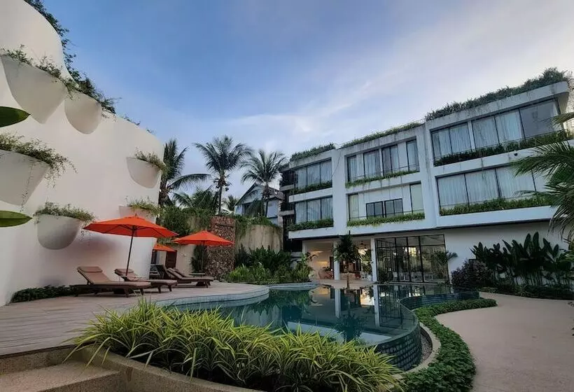 Hotelli Waka Villa Private Resort & Spa 16 + Adults Only