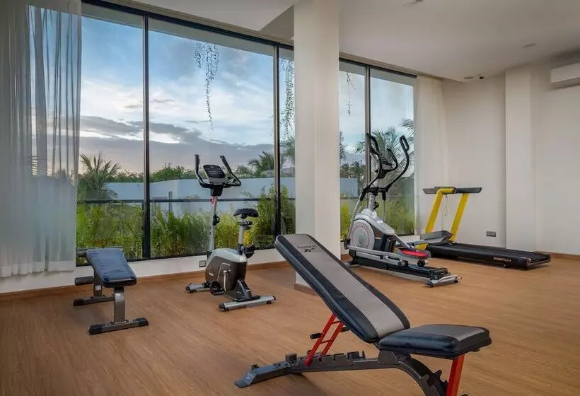 Hotelli Waka Villa Private Resort & Spa 16 + Adults Only