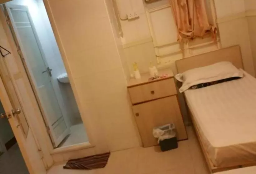 پانسیون Aries Guest House